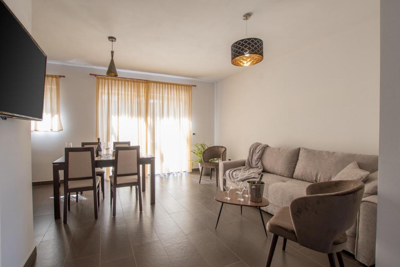 Apartmani Noa I Natali Kaldanija Exterior photo